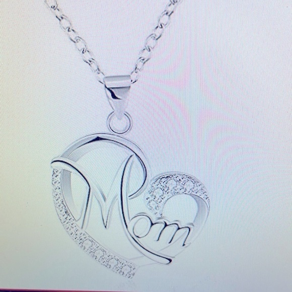 Chicsonabudget Jewelry - Mom pendant Heart Neklace